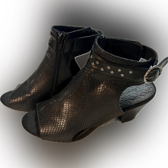 BARETRAPS Reining Peep Toe Sandal Faux Leather Black Shoe Studs Zipper Open Side - Picture 9 of 14